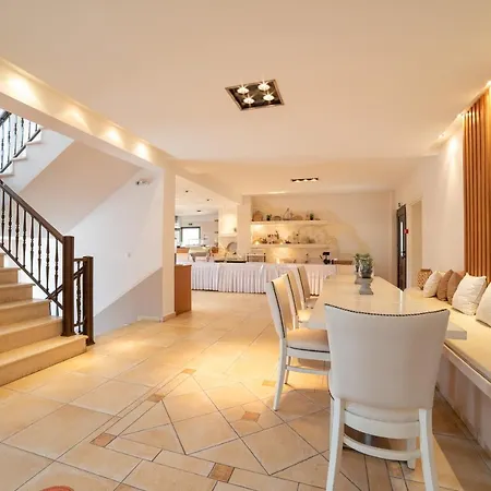 阿瑞提公寓式酒店 3*