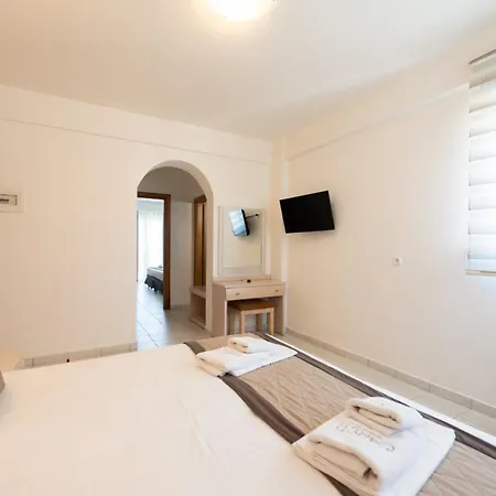 Areti Aparthotel Neos Marmaras