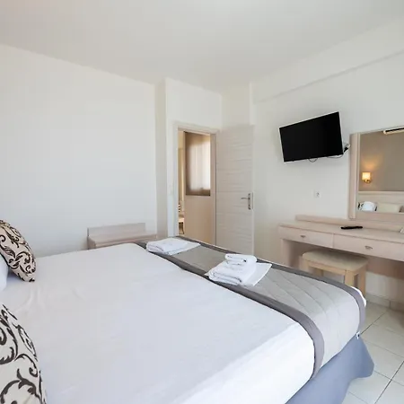 Areti Aparthotel Neos Marmaras