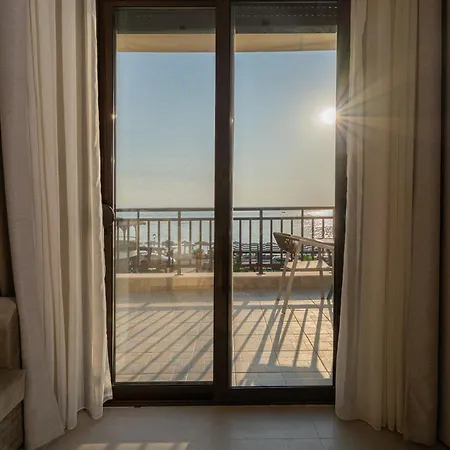 Areti Aparthotel 4*