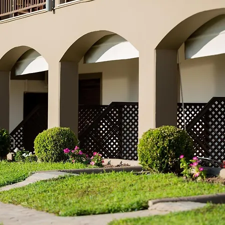 Aparthotel Areti